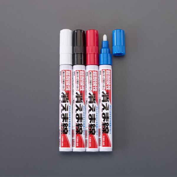 カラー：4色セット（黒、白、赤、青）入数：4本サイズ：φ15×140mm線幅：1.0〜2.0mm材質：シリコーン系樹脂油性細字耐候性に優れ、屋外でも消えずに、変色に少ないマーカーです。ボルトの緩みを目視確認する合いマークに最適です。※インクには引火性の有機溶剤を含んでいますので、火気のあるところでは使用しないでください。収納袋は予告なく色変更する事がございます。000012341548楽天 HD店　