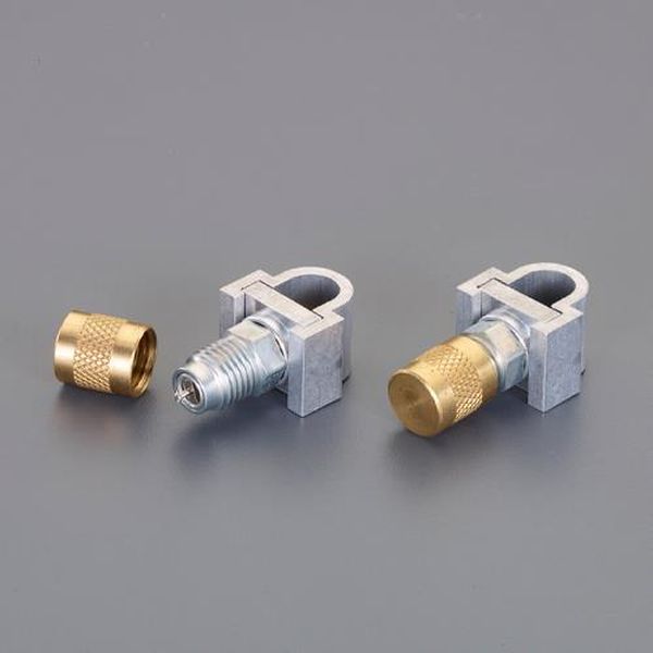 ●適合銅管…3/8”●ポート…1/4”フレアー●入数…2個●サービスポートの無いウインドクーラー、ショーケース、冷蔵庫、自動販売機等に使用すると便利です※この商品はメーカー直送、代引不可商品となります。法人様のみ購入可能です。ご了承の上ご注...