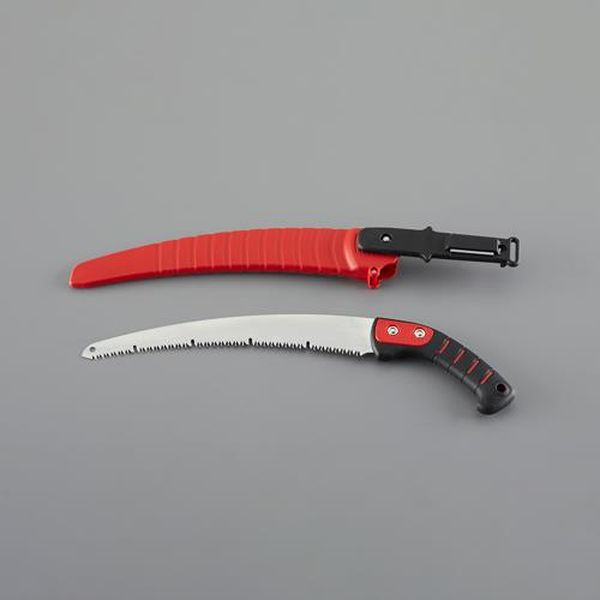 ●全長…500mm●刃長…320mm●刃厚…1.7mm●材質…高炭素刃物鋼●重量…420g●刃のピッチ…8mm●替刃式●サヤ付●刃がカーブしているため、手前に挽く力だけで刃が枝にくい込みやすく、ダイレクトに力を伝達。●特に、腰より高い位置での剪定作業に威力を発揮します。●UVカットで、たて・よこ・ななめ スムーズカット●刃の表面にはハードクロームをコーティングすることで、さびにくく、ヤニがつきにくい仕様です。EA599DL-32楽天 HD店　