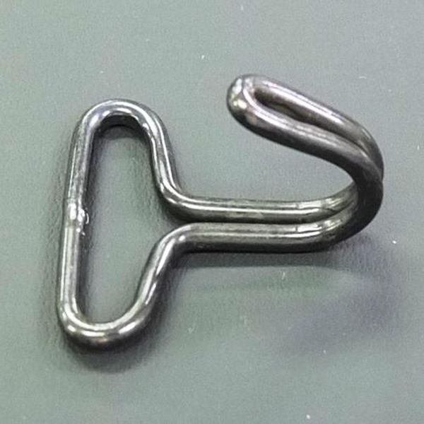 ●適用バンド幅…25mm●外寸サイズ(mm)…37×35.5●フック内径…16mm●材質…鉄(三価黒クロメート)●バンド、ベルト、黒ゴムロープ等との組合わせに最適です。※5個入EA628RT-552A楽天 HD店　