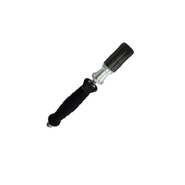 ●接続ねじ…G1/4”●用途…トラック・バス・Sタイヤ●全長…205mm●重量…145g●押し込むだけで簡単に装着できる手放しタイプのソケットチャックです。●外すときはノブを引くだけ。●ゴムクリップ付●オープンタイプ●大型車、トラック、バスの前輪シングルタイヤ向け。●漏れなし構造で長持ち安心です。●クリップチャックより確実ロック●※バルブステムの長さが12mm以下のバルブは使用できない場合があります。EA123CH-121楽天 HD店　