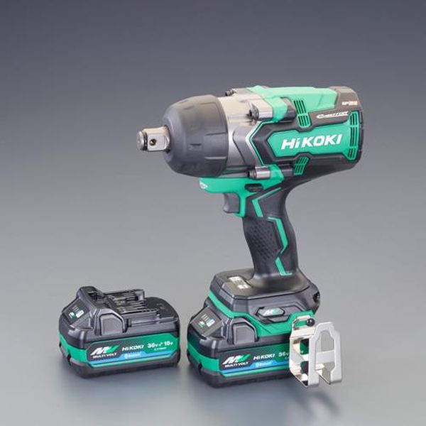 ●仕様…樹脂ケースセット●最大トルク…1,400N・m（14,286kgf・cm）M30高力ボルト（強度区分F10T）六角ソケット使用（締付け時間3秒）●締付能力…普通ボルト：M12〜M36高力ボルト：M10〜M27●バッテリー…36V(リチウムイオン2.5Ah)18V(リチウムイオン5.0Ah)両対応●充電器…AC100V●充電時間…25分●回転数…1：0〜600rpm2：0〜900rpm3：0〜1,200rpm4：0〜1,500rpm●打撃数…1：0〜1,600回/分2：0〜1,900回/分3：0〜2,200回/分4：0〜2,600回/分●サイズ…221×42×290(H)mm●重量…3.9kg(バッテリー装着時)●一充電当たりの作業量…【ボルト締付け】M27×90（F10T）締付け時間1.8秒…約160本M24×85（F10T）締付け時間1.2秒…約250本●モーター…直流ブラシレスモーター●先端形状…四角ドライブ19mm●使用可能蓄電池…マルチボルト蓄電池（残量表示付）●振動3軸合成値…17.7m/s2●防じん・耐水機能…IP56●付属品…バッテリー×2個、充電器、電池カバー、樹脂ケース●機能…ブレーキ付、無段変速、正逆転可能、ライト付●※ソケット別売●オートストップ機能（正転）設定された時間で自動停止して、ボルトの締め過ぎを防止します。●オートスロー機能（逆転）設定された時間・回転速度に自動で停止・変速し、ナットの脱落防止を補助します。※スイッチ引き量が最大の時のみ。●スマホでカスタマイズスマートフォンにアプリをダウンロードしてBluetooth蓄電池を取り付けると専用アプリからオートストップモードの回転数やオートストップ時間の調整が可能です。●防じん・耐水粉じんが侵入しにくい特殊風窓構造（特許）と主要部品の樹脂フルコーティングにより保護等級IP56の防じん・耐水性能を備え、粉じんの多い現場や不意の雨にも製品へのダメージを抑えます。EA813DN-51楽天 HD店　