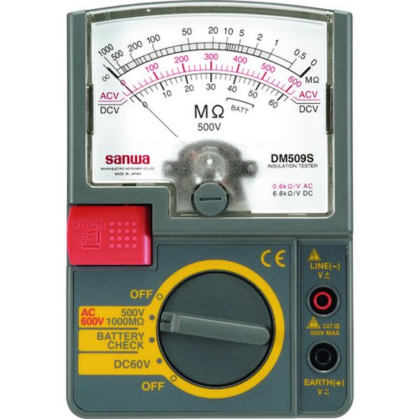 ・小型単レンジ式アナログ絶縁抵抗計です。・交流電圧：600V・直流電圧：60Vの測定も可能です。・単発および連続測定が可能な絶縁抵抗測定スイッチ付き・ディスチャージ(放電)機能を搭載・内蔵電池容量が測定できるインナーバッテリーチェック機能・活線状況を見極められる交流電圧測定機能・測定時に両手が使える首掛けストラップ付き・日本製・電気工事用。・ビルメンテナンス(電気関係)用。・自動車のバッテリーチェック用。・インバーターの絶縁チェック用。・定格測定電圧(V/MΩ)：500/1000・最小表示(MΩ)：0.5・交流電圧(V)：600・直流電圧(V)：60・幅(mm)：99・奥行(mm)：43・高さ(mm)：144・電源(V)：9V形アルカリ電池×1・校正書類：対応可能・幅(mm)：・奥行(mm)：・高さ(mm)：99×43×144mm・定格測定電圧(V/Ω)：500/1000M・内蔵電池容量が測定できるインナーバッテリーチェック機能搭載・DC60V測定レンジを搭載・テストリードTL-509S・携帯ケースC-09S・取扱説明書・本体や測定プローブ、アリゲータクリップやアースリードに損傷がある場合は使用しないでください。・腐食性ガスや爆発性ガスが発生する場所では使用しないでください。・測定中は測定プローブおよびアリゲータクリップのバリアより先端側を持たないでください。・最初に接地側(アリゲータクリップ)を接続し、そのあと通電側(測定プローブ) を接続してください。切り離すときは、最初に通電側から離してください。・測定中は他のファンクションに切り換えしないでください。・生産国 日本・JANコード 4981754043764・質量 310g・コード：829-1258 ・品目：DM509SDM509S楽天 HD店