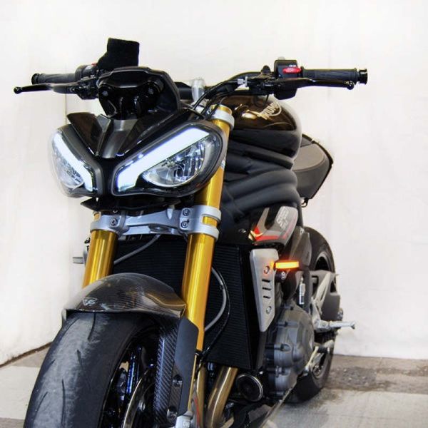 New Rage Cycles 21+ Triumph Speed Triple 1200 RS Front Turn Signalsメーカー：New Rage Cyclesメーカー品番：TRIPLE-FB・掲載画像は、カタログより抜粋した参考画像となっております。ご不安な場合は、メーカーサイトでのご確認をお願い致します。・お届けする商品は、タイトル等に記載のメーカー品番でのお届けとなります。・予告なく製品の仕様変更等がある場合がございます。・海外製品のため、現地の車両に合わせた設計、適合となっております。日本国内に流通している車両への適合は保証致しかねます。上記内容につきまして、予めご了承ください。TRIPLE-FB楽天 JP店