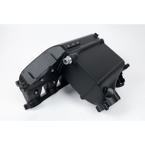 【USA在庫あり】 CSF BMW M2/M3/M4 S58 Comp & Non-Comp (G8X) Charge-Air Cooler Manifold - Thermal Dispersion Black csf8233B JP店