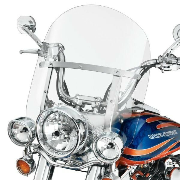 ヘッドライト上端からの高さ457mm。H594mm x W587mm。00年-17年 FLSTC、FLS、FLSS、FLST、FLSTF、FLSTFB、FLSTFBS、FLSTNで補助ライト装着車に適合。※このウインドシールドキットの中にはハードウェア類は入っておりません。ハードウェア類は別売りとなります。※本国手配後に急遽、供給不可となる場合がございます。あらかじめご了承のうえご注文ください。57061-09楽天 JP店　