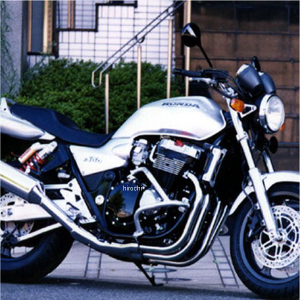 ゴールドメダル GOLD MEDAL スラッシュガード98年-00年 ホンダ CB1300スーパーフォア01年-02年 ホンダ CB1300スーパーフォア適合型式:SC40カラー:バフ仕上げ材質:アルミニウム A52Sサブフレーム付き左右セット【特徴】スラッシュガードが、転倒時のダメージからエンジンをガード。エンジンガードにファッション性と機能性をプラスしたものが「スラッシュガード」です。スラッシュガードは転倒時の衝撃を面で受けるのため、ピンポイントのスライダーに比べるとガード力が大幅に向上しています。材質にアルミ52Sを使用しており、軽量でクッション性が高く、フレームへの負担も非常に少ない特徴があります。また、転倒時に鉄製ガードのように火花が飛び散ることもなく、クランクケースとの間に5mm〜10mm衝撃吸収ゴムをはさむため、しっかり衝撃を吸収します。シンプルなデザインでバイク本来のスタイルを壊しません。カラーバリエーションもバフ仕上げを定色に全6色（バフ仕上げ、ブルー、レッド、ゴールド、ブラック、パープル）をラインナップ。バイクのカラーリングとのコーディネイトも可能です。片側だけでも補修アフターパーツとして販売していますので、万が一転倒し、ガードに傷が入っても片側だけ取替えが可能で、コストパフォーマンスに優れます。SGH06B-1楽天 JP店