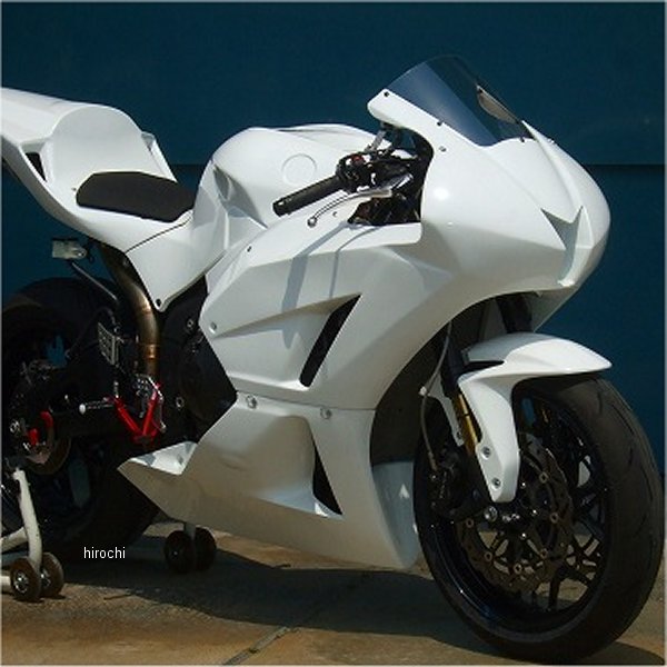 クレバーウルフ フルカウル13年 ホンダ CBR600RR素材:FRP対応スクリーン:13CB-004-00【特徴】アッパーカウル・アンダーカウルのセット。オイルパンアンダー、水抜き穴(25φ×1)薄型ドレンプラグ付き。シュラウド幅をキットラジエターに合わせ、天井部形状も〜'12を継承し、冷却効率・空力を両立させています。アンダーカウルの膨らみを見直し、深いバンク角を確保。初めての装着の際、バンクアングルセンサーステーが必要です。スクリーン、タンクカバー、シートカウルは別売りです。13CB-001-00楽天 JP店