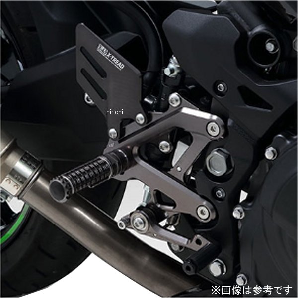 ヨシムラ ステップキット 18年以降 カワサキ18年-24年 カワサキ Ninja 25018年-24年 カワサキ Ninja 40023年-24年 カワサキ Z25023年-24年 カワサキ Z400【ステップポジション】ポジション1:43mmバック/40mmアップポジション2(推奨):43mmバック/52mmアップポジション3:55mmバック/40mmアップポジション4:55mmバック/52mmアップ【素材】アルミニウム合金シフトペダル5段階調整ステップキット X-TREADは、ライトウェイトミドルスポーツの走りの可能性を広げ、ツーリングからスポーツ走行まで様々なシーンでライディングを支えます。可動部にベアリングを組みこんだ高精度のアルミ削り出し部品、ハイグリップなステップバーなど、その効果はポジションの最適化だけではなく、シフトやブレーキの操作感、コーナリングでの荷重抜重のコントロール性などライダー動作をダイレクトにマシンに伝えます。※BAZZAZオートシフター取り付けには、下記の部品が別途必要となります・シフトアーム(品番：V-004-CA007BK)数量：1・ロッドエンドM6♀R(品番：V-004-LE003)数量：1・ロッドエンドM6♀L(品番：V-004-LE004)数量：1・キャップボルトM6×20(品番：V-SH006-020)数量：2・カラーφ6t3(品番：V-KL031006GD)数量：1・薄型ナットM6(品番：V-NT006S)数量：1559-235-V000楽天 JP店　