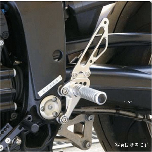 ベビーフェイス BabyFace バックステップキット05年-08年 BMW K1200R(ABS車取付可)カラー:シルバー【仕様説明】シフトパターン:正/逆ポジション:60mm／0mm0mm／10mmアップ0mm／20mmアップ10mmバック／10mmアップ10mmアップ／20mmアップ20mmバック／20mmアップBMWのスポーツツアラー、K1200R用のバックステップキット。ポジションはノーマルを含む6カ所から、お好みの位置を選択していただけます。両ペダルの軸受け部分には精密ベアリングをダブルで組み込み、スムーズな操作感を実現しています。またステップバーとペダルは別軸とし、ステップ バーの取り付け剛性を上げ、しっかりとしたライディングフィールを楽しんでいただけます。ステップバーには特殊なロレット加工を施し、雨天時でも抜群のグリップ性を誇ります。正チェンジと逆チェンジが、シフトロッド取り付け位置により選択できます。002-BM001SV楽天 JP店