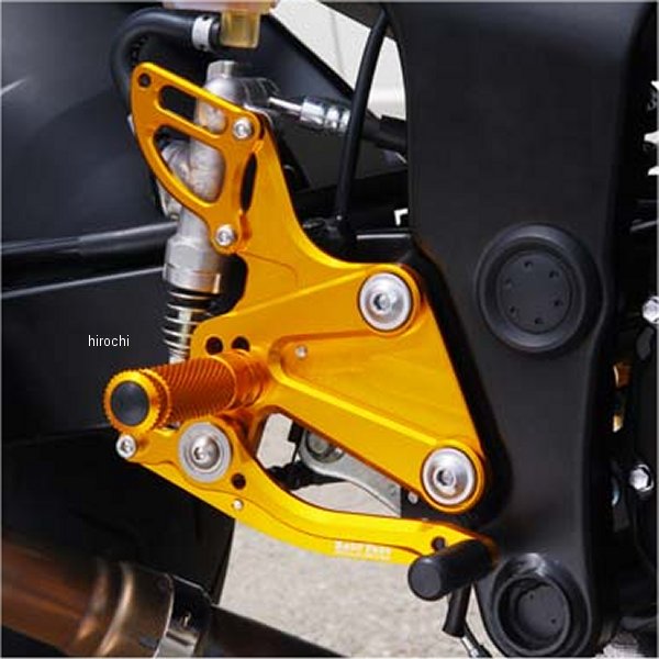 ベビーフェイス BabyFace バックステップキット11年-12年 スズキ GSR750カラー:ゴールド【仕様説明】ポジション:415mmバック/30mmアップ15mmバック/42.5mmアップ27.5mmバック/30mmアップ27.5mmバック/42.5mmアップシンプルなワンプレートタイプの、4ポジション可変のバックステップキットです。ステップバーには切削ロレット加工を施しており、抜群のグリップ感を得ていただけます。また両ペダルにはベアリングをダブルで組み込み、スムーズな操作感を実現しています。左右ペダルの先端バーは、ポジション可変式です。ペダルの軸受け部分にはベアリングをダブルで組み込んでいます。ノーマルのチェンジアームを反転することで、逆パターンも選択出来ます。ステップバーにはノンスリップ性の高い、切削ロレット加工を施しています。002-S015GD楽天 JP店