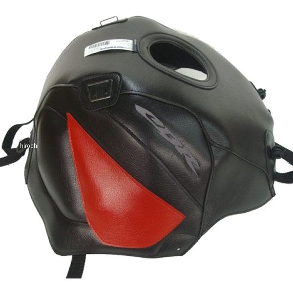バグスター BAGSTER タンクカバー02年-03年 ホンダ CBR90002年-03年 ホンダ CBR954RRカラー:ブラック/レッド【仕様説明】・ヨーロッパのバイク文化が生んだタンクをカバーするという発想。・幅広いカラーバリエーションで、愛車のイメージチェンジに最適。・タンクの保護はもちろん、専用タンクバッグのベースとして使用可能。・マグネット式と違い、高速走行中にバッグが浮く心配は無し。※画像はタンクカバーのイメージです。※仕様変更によりバックルの色が写真と異なる場合がございます。1437E楽天 JP店