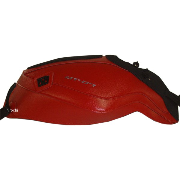バグスター BAGSTER タンクカバー14年 ヤマハ MT-07カラー:レッド/マットブラック【仕様説明】・ヨーロッパのバイク文化が生んだタンクをカバーするという発想。・幅広いカラーバリエーションで、愛車のイメージチェンジに最適。・タンクの保護はもちろん、専用タンクバッグのベースとして使用可能。・マグネット式と違い、高速走行中にバッグが浮く心配は無し。※画像はタンクカバーのイメージです。※仕様変更によりバックルの色が写真と異なる場合がございます。1681B楽天 JP店