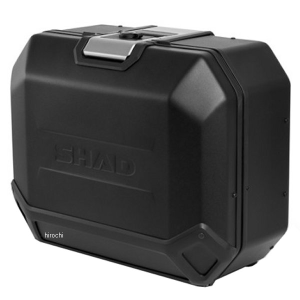シャッド SHAD TR36B TERRA サイドケースサイズ:36Lタイプ:TR36B 左用カラー:ブラック国際的に権威のある「世界三大デザイン賞」2賞を受賞。Red Dot Design Award と iF DESIGN AWARD 2021受賞をした唯一のバイク用サイドケースです。メーカー純正アルミパニアケースや他社アルミパニアケース以上に洗練されたデザインと、アルミボディによる強靭さ、SHADのノウハウを蓄積した利便性を備えているサイドケースとなっております。・設計から製造まで完全スペイン製・本体は軽量で丈夫なアルミ素材、ロックシステムは頑丈なステンレスを使用・アルミケース特有のリベット打ちやつなぎ目を極力抑えた、他社ケースとは一線を画すデザイン・薄さ約1.2mmのアルミボディで軽量化・アルミケース特有のロック部分の出っ張りがなく、セキュリティ面も万全のプレミアムキー・キーシリンダーの統一でトップ&サイドケースをワンキーで開閉が可能・片手でスムーズな開閉と、ベースプレート脱着が可能・ロック部分にはダストや砂などが入りにくい防塵キャップ付き・持ち運びに便利なハンドル付き・蓋の接合部分には防水シーリング加工を施し、防水性能を発揮・手前に倒せるインナートレーで物の出し入れがスムーズ、積載物も保護D0TR36100LB楽天 JP店