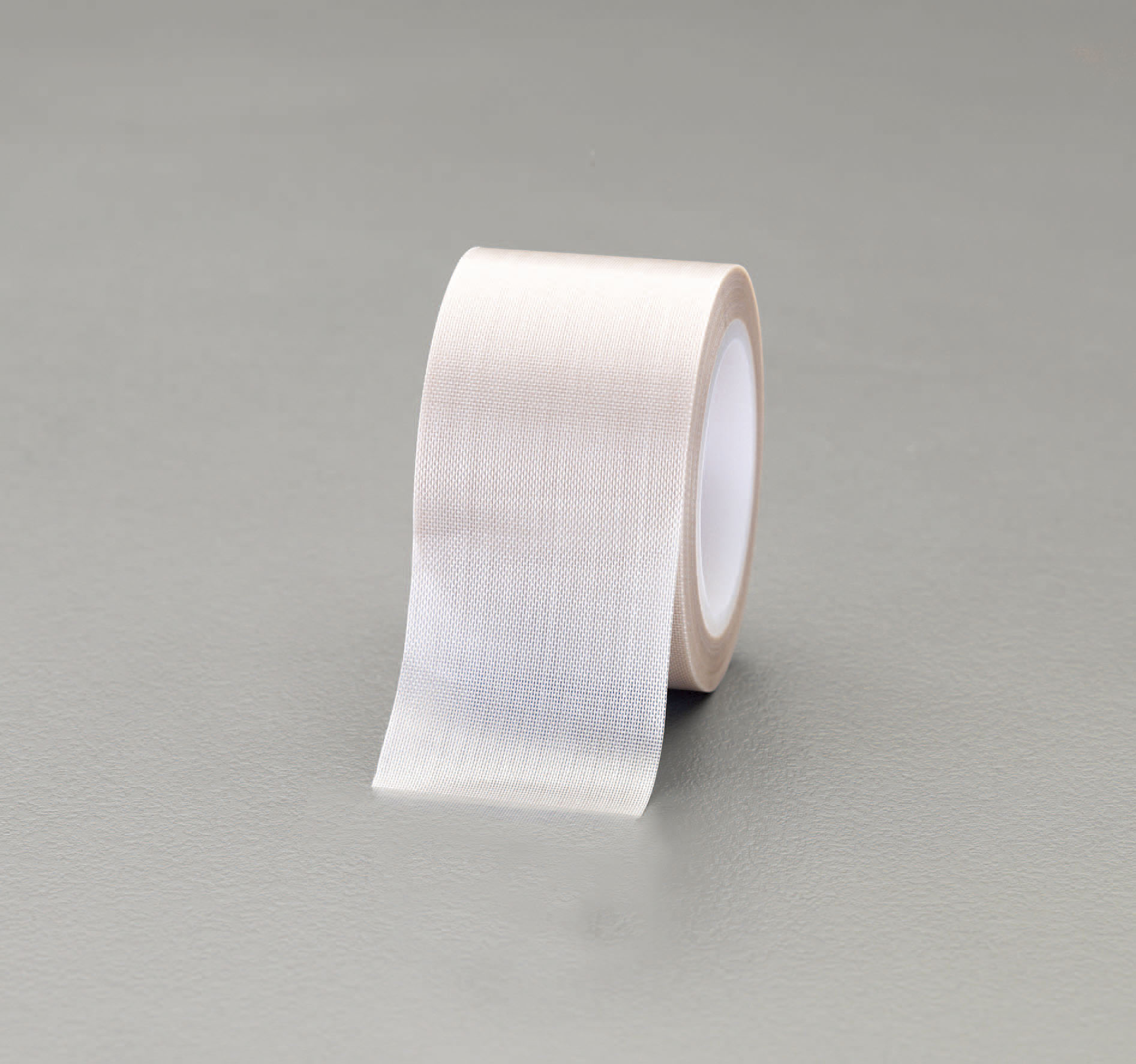 ●材質:PTFEフィルム+ガラス繊維+シリコン粘着剤●使用温度:-50-200℃●総厚さ:0.18mm●幅:13mm●長さ:10m耐熱・耐薬品・電気特性をもち幅広く使用できます。ガラス繊維なので伸びにくく、寸法安定性があります。000012217349　