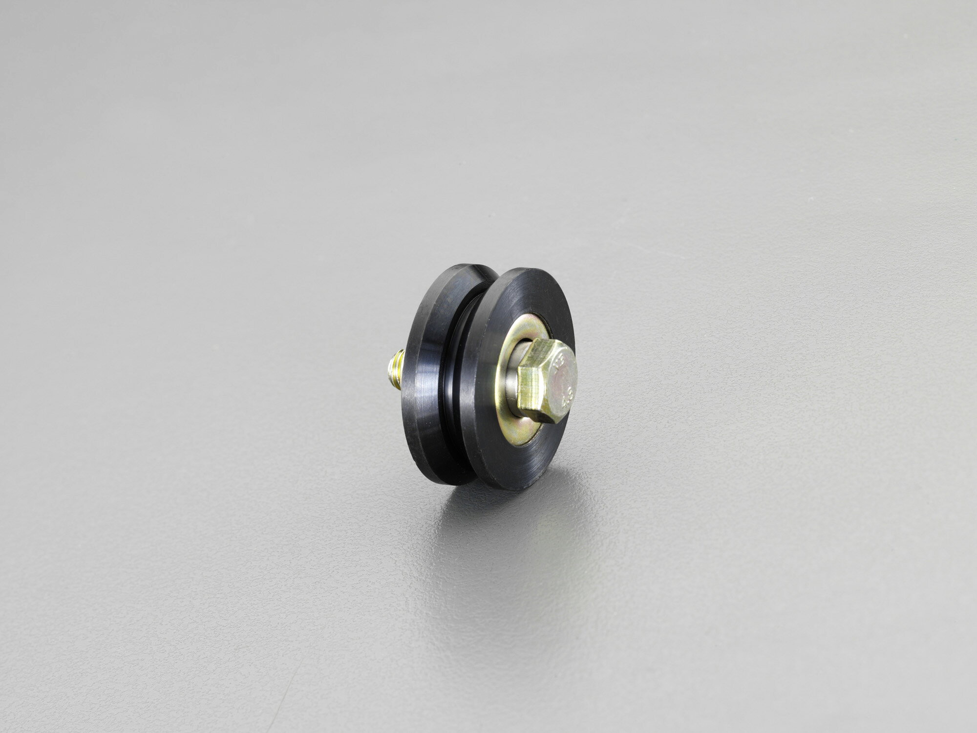 ●戸車形状:V型●材質:鋳鉄●ベアリング:密閉型ベアリング入り●車輪径×幅（A×B）:50×18mm●軸径(C):10mm●使用ボルト:M10×35000012254634楽天 JP店