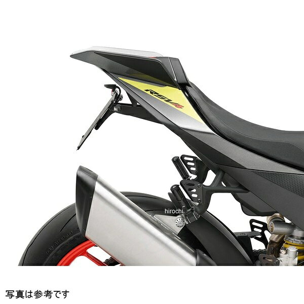 リゾマ rizoma ライセンスプレートサポート フェンダーレスキット FOX 25年-26年 RSV4 1100 ブラック25年-26年 アプリリア RSV4 110025年-26年 アプリリア RSV4 1100 Factoryカラー：ブラックrizomaのライセンスプレートサポート(フェンダーレスキット)は航空宇宙産業で使用されるアルミ合金を使用し、軽量、高剛性を実現。ライセンス灯には小型で高輝度の最新SMD LEDを採用。ライセンスプレートホルダー （取り付け角度と位置が調整可能 : 車検対応）※国内ナンバープレートの取り付けには5mm程度の長穴加工が必要です。ライセンスプレート灯 （SMD LEDライト）ウインカー取付ステー （取付幅が調整可能）※取付穴径 M8リフレクター付属※車検適合ナンバープレートの取付角度の調節が可能ですが、これを理由に車検不適合となることはありません。国土交通省自動車局自動車情報課 及び 整備課に確認済みPT804B楽天 JP店