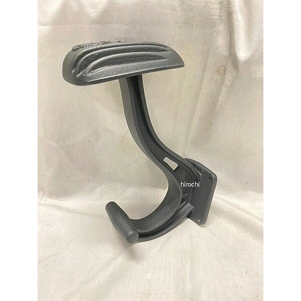 部品屋K&W ヴィンテージ ヘルメットホルダー ブラックカットEMD製鋳造アルミニウム製。ご自宅やガレージなどに設置していただきヘルメットやアウター類をかけていただけます。仕上げ：ブラックカットロウ（アルミ地肌のまま）のタイプもございます。GUS-BC※世界情勢の影響を受け為替や輸送費の変動により定価金額が変わる場合があります。GUS-BC楽天 JP店