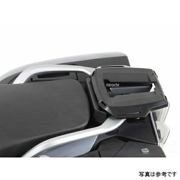 ヘプコアンドベッカー HEPCO&BECKER トップケースホルダー アルラック for original rear rack 14年-18年 R1200RT LC 水冷14年-18年 BMW R1200RT LC 水冷 19年-25年 BMW R1250RTR1250RTのカスタムパーツR1250RT用トップケースキャリア。ツーリングや街乗りでも使いやすく便利なヘプコ&ベッカーのトップケースを搭載する為のベースとなるキャリア。アルミ製で軽く丈夫に造られており、ケースを付けていなくても現代のバイクに違和感なく溶け込むデザインです。2種類のホルダーをラインナップ。ヘプコ&ベッカーのトップケースを安全に取り付けるための位置決めガイド(垂直に立っている部分)が、折りたたみタイプと固定タイプの2種類をラインナップ。お客様の使用スタイルによってお選びいただけます。折りたたみタイプ Easy rack / イージーラック位置決めガイドが折りたたみ式のため、簡単にフラットな簡易キャリアとなります。トップケースを必要としないような、ちょっとした荷物を載せる場合に便利です。固定タイプ Alu rack / アルラック位置決めガイドがボルトで固定されたタイプ。取り外せばフラットな簡易キャリアとなります。ケースを取り付けたまま使用することが多い場合にお勧め。リーズナブルな価格も魅力。その他、付属の取付用フレームなどは共通です。高耐久パウダー塗装仕上げ。※写真のEasylackは位置決めガイドを折りたたんだ状態、Alurackは位置決めガイドを取り外した状態です。下記品番商品がこの商品に統合されています(全く同じ商品の為)650-673-0101655-6523-0101楽天 JP店