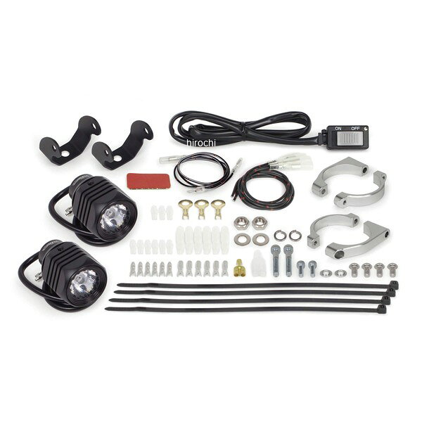 SP武川 LEDフォグランプキット3.0 950 2個入 CB125R JC79/JC91ホンダ CB125R(JC79-1000001〜/JC91-1000001〜) ・対象仕様:ノーマル車両用フォグランプをご使用頂く事で、濃い霧や激しい雨の時に、ヘッドライトでは照らせない部分を補い、走行時の視認性向上及び夜間走行時の安全性を高める事が出来ます。又、高輝度により夜間での車両の存在感を高め、他のライダーや車からの認識がしやすくなり、事故防止対策としても貢献します。照射範囲はスポット照射とフラット照射をバランスよく掛け合わす事により、ヘッドライトでは照らせない部分を補ってくれる照射範囲としました。本製品は車両のカウル加工や配線加工の必要が無く、キットの構成部品により、フォグランプを簡単に取付け出来ます。フォグランプ側のギボシ取付け加工有り。フォーククランプホルダーにはアルミ削り出し製アルマイト仕上げ、フォグランプステーにはアルミダイカスト製バレル研磨仕上げ(SP武川ロゴ入り)を採用。・LEDフォグランプキットの取り付けについてフロントフォークに製品同梱のフォーククランプホルダー、ステーを用いて、フォグランプを固定します。フォーククランプホルダー対応径:Φ47.3mm又、オプションコードが付属している為、簡単なギボシ加工のみで、車両に配線接続出来ます。※ギボシの取り付け加工が必要です。・高輝度LEDチップ採用LEDチップは非常に高輝度ながら低消費電力(約6.5W)を実現し、小排気量車など、発電量があまり大きくない車両であっても使用可能です。・インジケーターランプ付きON/OFFスイッチ付属インジケーターランプを内蔵することで、目視でランプ点灯のON/OFFを確認することが可能なります。05-08-0730楽天 JP店