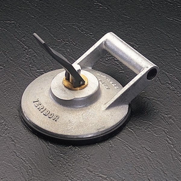 本体材質：アルミ合金製吸着能力：90kg吸着パットサイズ：φ180mmパッド材質：特殊ゴム全高(吸着時)：85mmパッド面：フラットレバーをたおすだけで吸着します。000012024032楽天 JP店　