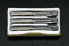 ●(セット内容)…3本組●材質…SKH●全長…70mm●(■)幅…5.5mm呼び：M10×1（先）呼び：M10×1（中）呼び：M10×1（仕上）JIS III級000012022601楽天 JP店　