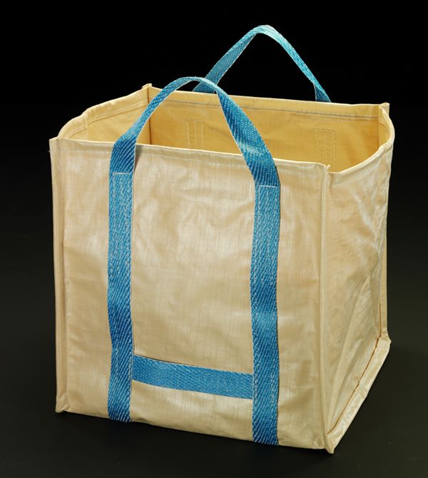 ●材質:ポリプロピレン(ラミネート加工)●サイズ(mm):550×550×550(H)●容量(L):165手で支えなくても袋が立つ自立型ラミネート加工をしているので濡れもの、汚れものなども入れることができます。000012090696　
