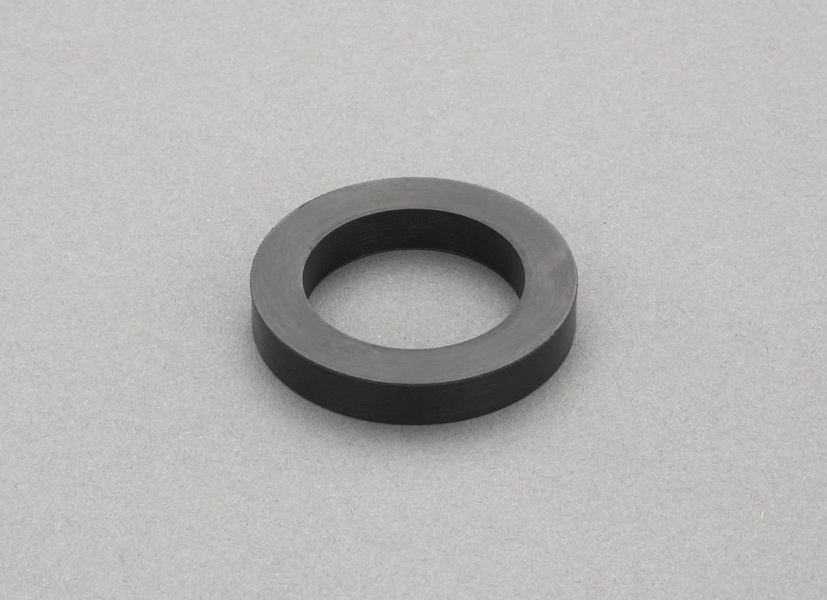 ●材質:フッ素ゴム●呼び径:40（1・1/2"）●使用温度:-20°C-+180°CEA462BA-4-BV-30用多くの薬品に使用可能で、高温の流体にも適応します。出荷時、識別のため、外側面にピンク色の点があります。000012237073　