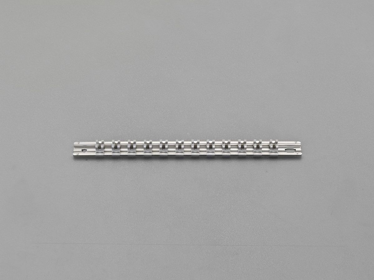 ●適合差込角…3/8”●全長…250mm●クリップ数…12錆に強いオールステンレス製折曲げ加工で弾力性があり抜けにくい。ねじ穴付きで、壁掛け・デスク固定が可能です。000012255616楽天 JP店　