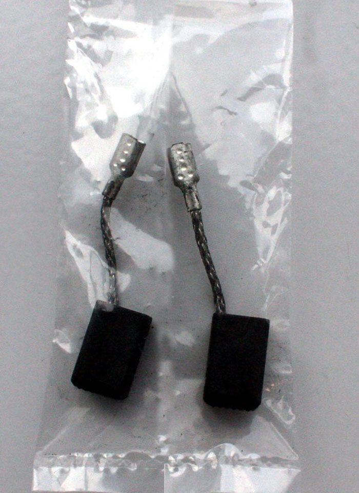 ●型番…1 619 P02 892●電圧…AC100V用EA809BV-2・EA809BV-20・EA809BV・EA809BV-10・EA809DV-1A用カットオフカーボンブラシ交換の際は2個とも同時に交換して下さい。カットオフカーボンは摩耗限度まで使用すると自動的に通電を停止し、交換時期をお知らせします。入り数は2個1組入りです。000012240528　