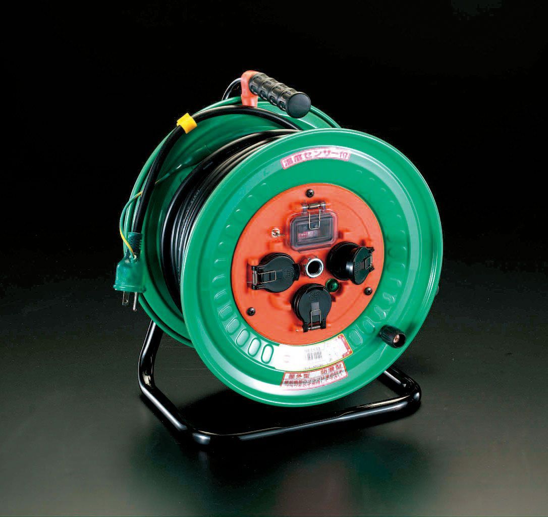 【メーカー在庫あり】 エスコ ESCO AC100V/15A/30m 電工ドラム 過負荷遮断/防雨 000012020042 JP店