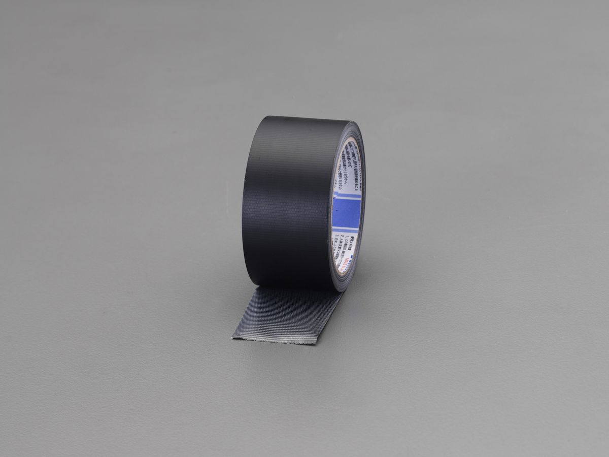 ●サイズ（幅×長さ）:50mm×25m●厚さ:0.105mm●材質:基材:ポリエチレン・合成繊維、粘着材:アクリル系●粘着力:2.2N/10mm●引張り強さ:40N/10mm●伸び:25%●入数:1巻光の反射を少なくしているため、撮影や舞台設備の仮止めに最適です。000012256078楽天 JP店　