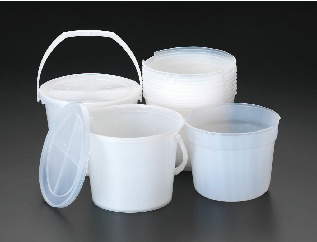 【セット内容】3点セットバケツ(蓋付)X2個替容器（EA109NF-11）X1セット材質：ポリエチレンバケツサイズ：φ190X152mm替容器サイズ：φ180X145mmフタサイズ：φ200mm替容器入り数：10枚入り総重量：800g替容器に500ml刻みで目盛が付いています。残ったペンキにフタをする事で保存でき、翌日も使用可能です。000012072234　