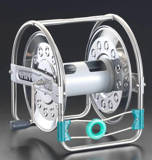 重量：2.7kg取付可能ホース：内径：12・15mm、外径：17・20mmステンレス製で錆に強い巻き取りやすいホースガイド付20m巻取用｢コロコロガイド｣が左右に転がり引出しスイスイ・巻取りスムーズ、手を汚すことなくホースを収納。000012077121　