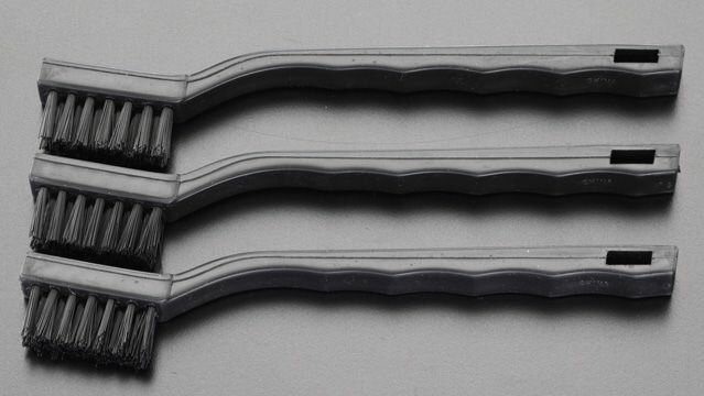 【メーカー在庫あり】 エスコ(ESCO) 8x180mm 柄付ブラシ(ナイロン製/3本) 000012072225 JP