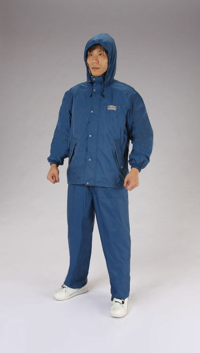 ●材質:本体:ナイロン100％（エントラント2000Kコーティング）メッシュ部分:ポリエステル100％●サイズ:4L●カラー:紺（ネイビー）●耐水圧:10000mm●透湿性:10000g/m2・24hr●フード:襟収納式耐久撥水(キューダス加工)が施されています。防水性と通気性を兼備えたレインウェアです。軽くて、動きやすいパンツ裾幅調整ボタン付袖口ゴム絞り上下総裏メッシュ胸に反射ワッペン付収納用ポーチ付脱水機、乾燥機は使用しないでください。000012235115楽天 JP店　