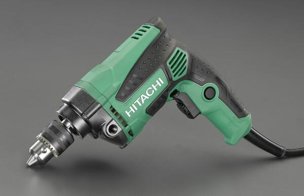 電源：AC100V消費電力：680W電流：7.2Aチャック能力：φ1.5〜10mm穴あけ能力：鉄工：φ10mm、木工：φ25mm回転数：0〜2,600rpmドリルチャック：取付部：3/8"-24UNFコード：2心コード長：2.5mサイズ：本体：238(W)×26(D)×187(H)mmプラスチックケース：340(W)×360(D)×85(H)mm重量：1.4kg(コード除く)付属品：チャックハンドル、樹脂ケース軽量・ハイパワー強力モーター搭載で穿孔速度、過負荷耐力向上調整ノブ付変速スイッチスイッチの引き代がダイヤル操作で調整でき、回転数を一定に保つ事ができます。堅牢な筒形ハウジング採用キー付チャック採用先端工具を確実に保持します。二重絶縁、正逆転ビット別売EA801AJ-2A楽天 JP店　