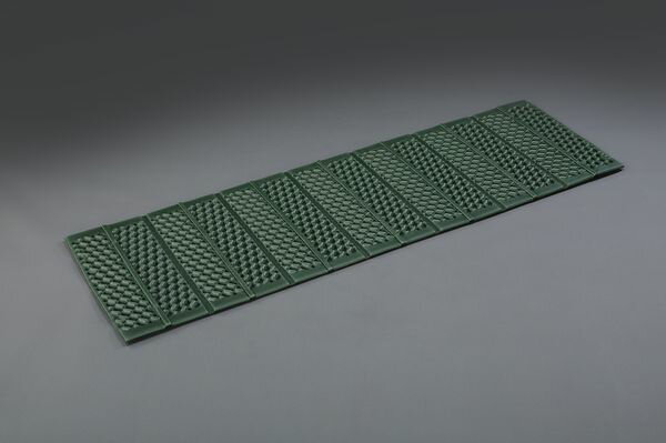 シングルサイズ材質：発泡ポリエチレン、EVA樹脂サイズ(W×L×T)：使用時：560×1820×20mm、 収納時：130×560×125mm重量：0.27kg000012297141楽天 JP店　