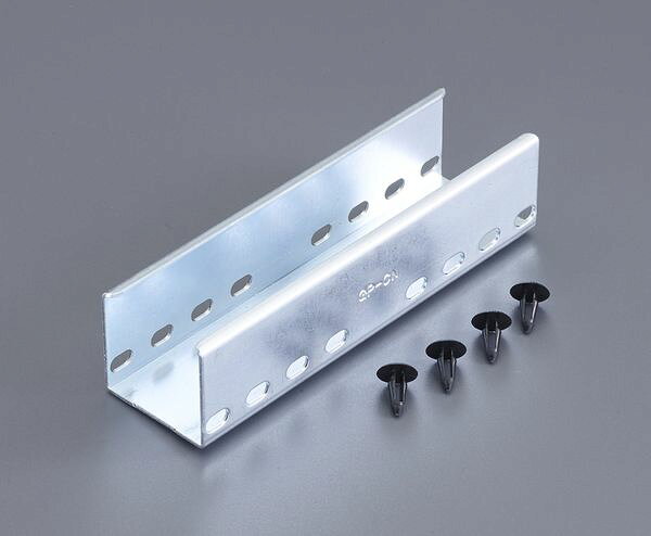 仕様：金具+ズレ防止クリップ(4個)パイプ径φ28mmパイプラック用25mmローラー用サイズ：158×44×39mm材質：スチール(三価クロムメッキ)プラコンフレームの端面をカバーします。入数：1STEA976AW-326楽天 JP店