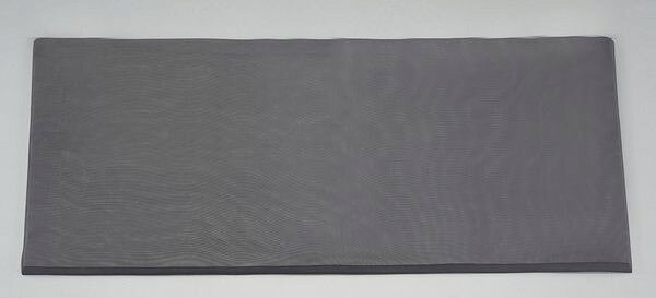 サイズ：609×914mm厚み：19mm材質：ニトリルゴム色：ブラック両面滑り止め付4面とも斜めカット19mmの発泡ゴムの弾力性で体重を分散し、膝・腰・背中の疲れを減少させます。床面からの冷気を防ぎ、足腰の冷えを軽減します。両面滑り止め付き入数：1個EA997RY-12楽天 JP店　