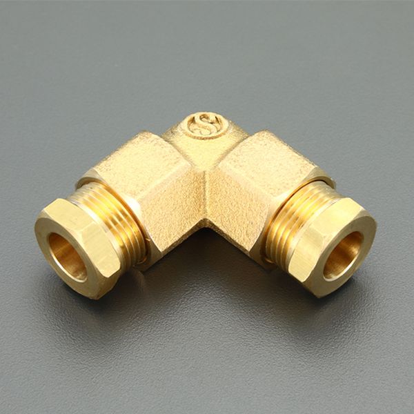 材質：真鍮使用温度範囲：−20〜60℃適用流体：JIS1号灯油（白灯油）全長(mm)：28最高使用圧力：0.6MPa樹脂製スリーブ銅管外径(φD）：8入数：1個EA426AW-1楽天 JP店　