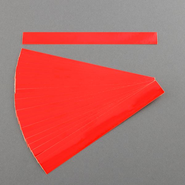 変色温度：70℃サイズ：20×200mm入数：25枚変色前の色：赤変色後の色：暗い茶紫変色精度：±2℃用途：加熱工程時のヤケド防止 危険温度、注意温度管理可逆性1点表示式200mmのロングタイプテープ状の為、好きな長さにカットして使用可水銀化合物含有特定の温度で変色しても、冷却すると元の色に戻り、繰り返し使用できる可逆性示温材です。両端に変色前の色が刷っている為、温度上昇による変色が一目瞭然です。材質：フィルム、示温インキ、接着剤000012334655楽天 JP店　