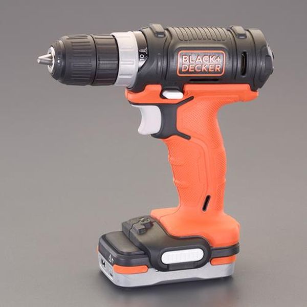 ●最大トルク…26N・m●バッテリー…10.8V（リチウムイオン1.5Ah）●充電器…AC100V●充電時間…約2時間●回転数…0〜550rpm●サイズ…82×185×195mm●重量…780g●チャック能力…1〜10mm●能力…木工穴あけ：φ25mm金工穴あけ：φ10mmネジ締め：75mm長●クラッチ数…11段階（ドリルモード含む）●付属品…50mm(＋)ビット #1・ #2、50mm(−)ビット8×50mm、50mmポジドライブビット#2、100mm(＋)ビット#2、100mmポジドライブビット#2、下穴用φ2.5mm ドリルビット、ビットバー、充電池、保護キャップ、USBケーブル、ACアダプタ×1●無段変速、正逆転、LEDライト、11段階クラッチ、キーレスチャック●軽量でコンパクトなボディが扱いやすい、10.8Vクラスのドリルドライバー。●細かい作業が容易な軽量・コンパクトなボディ。11段階に切り替えられるクラッチを搭載しています。●USBの出力ポートを搭載しているGoPakバッテリーを採用。電動工具だけではなく、スマホなどのモバイルデバイスの充電にも活用が可能。EA813WB-11楽天 JP店　