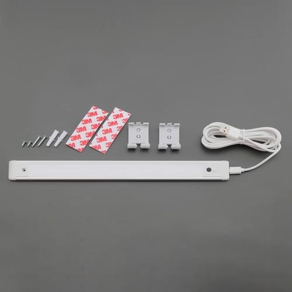 ●電源…DC 5V（microUSB）/1A●光源…LED（昼光色相当）●ルーメン…全光束：280lm（明るさ100%点灯時）　※調光機能で100%〜約10%の範囲で変更できます●サイズ…32×304×7(mm)●コード長…約2m●付属品…USBケーブル（約2m）、マグネットホルダー　2個、木ねじ　大（Φ2.8×19mm）　2本　小（Φ2.8×9.5mm）　2本、スリーブ（Φ6×28mm）2本、両面テープ（7.5×2.5cm）2枚●USB電源でコンセントがない場所でも明るく照らせます。モバイルバッテリー・パソコンなどでご使用いただけます。●非接触スイッチに手をかざすだけで電源をON/OFF、手をかざし続けると、明るさ最大（100％）〜最小（約10％）の間で無段階調光できます。●付属マグネットホルダーで角度調整可能●導光板使用でスリムなのにムラなくしっかり明るい●薄型スリムなので簡単に取り付け可能※画像はEA864CB-174です。EA864CB-173楽天 JP店　