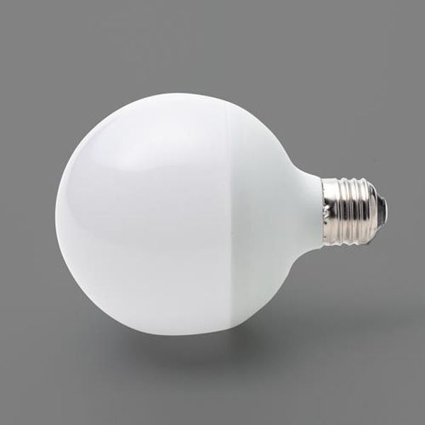 ●電圧…100V●定格寿命…40,000時間●消費電力…11.8W●光色…昼白色●全光束(lm)…1340●種別…100形●口金…E26●サイズ(mm)…φ95×127●重量(g)…266●材質…アルミ、ポリカーボネート、PBT●定格入力電流…0.207A●周波数…50/60Hz共用●色温度…5000K●演色性…80Ra●広配光タイプ●密閉型器具対応●白熱電球のように広範囲に明るい広配光タイプなので、リビング・ダイニング・洗面所・トイレなどの照明に最適なLEDボール電球です。●口金サイズがE26口金なので、照明器具を替えることなくご使用いただけます。●※断熱材施工器具にはご使用できません。●水銀レス環境に有害な水銀を含みません。●すぐに明るくLEDは電気を流すと発光する半導体なので、スイッチを入れた直後から明るく点灯します。●虫が集まりにくい虫が集まりやすい紫外線領域波長をほとんど出さないので灯具清掃の手間を軽減できます。●ON/OFFに強いLEDは、頻繁なスイッチの入/切による劣化がなく寿命が短くなることはありません。●低UV/低赤外線紫外線や赤外線をほとんど出さないので、紫外線による色あせや赤外線による熱が気になりません。EA758XP-63楽天 JP店　
