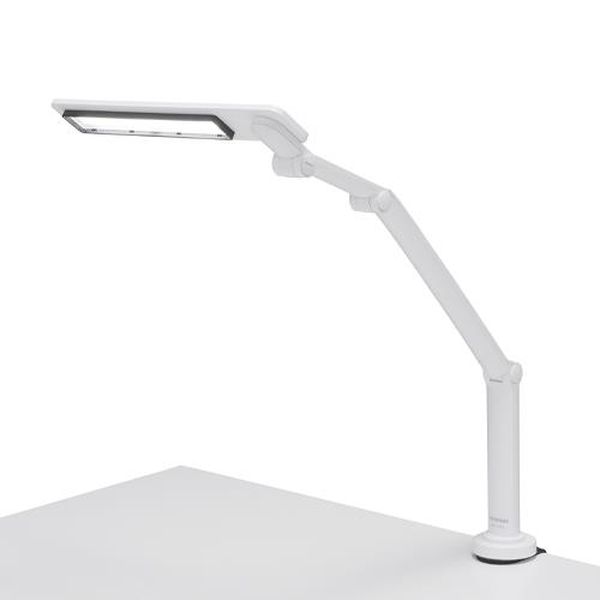 ●セード長(mm)…265●アーム長(mm)…535●電源…AC100V●光源…LED/昼白色（5000K）●明るさ…約3000ルクス●重量…約850g●コード長…約1.8m●取付クランプ厚み…60mmまで●待機時消費電力…0.5W●定格消費電力…12.0W●演色性…Ra85●材質…ポリカーボネート●規格…照度：JIS照度 AA形準拠●設計寿命…40000時間※ 表示は設計寿命であり製品の寿命を保証するものではありません。●※日本国内専用●クランプ式●広可動アーム●左右両利き対応●無段階調光点灯後、再度スイッチを長押しすると調光。あとは、お好みの明るさで指を離すだけ。●「まぶしさガード」採用で、手元は明るく、光源はまぶしくない、目にやさしいLEDデスクライトです。●明るさは無段階調節で調光ができ、オフィスなどで適切な明るさをご提供します。●デスクトップパソコンのサイズに合わせた高さで使用できます。●クランプタイプで、取り付ける際に薄型なのでデスク上で場所をとりません。●コンパクトに折り畳める使わない時は折り畳んでスッキリ。デスクを広く使えます。EA761XB-171楽天 JP店　