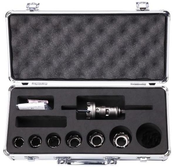 ●刃先径(mm)…21・27・33(各2本)●有効長(mm)…4●シャンク径(mm)…10●シャンク…EA822A-5(ストレートシャンク)●センタードリル…EA822A-1(φ8×70mm)●ケースサイズ…345×185×100(H)mm●…ホルソー×6本シャンクS(センタードリル付)×1本、センタードリル×2本●用途…FRP、樹脂板等への穴あけ作業に●回転専用、ポリクリックシャンク●超硬刃先でステンレス等被削材への穴あけが可能●カッターのみの交換で経済的●カッターはワンタッチでシャンクに取付可能●シャンク重量が軽く、作業性に優れています●安全性を考えた切り込み量設定方式●切削貫通しても突き抜けない安全ストッパー付EA822A-202C楽天 JP店