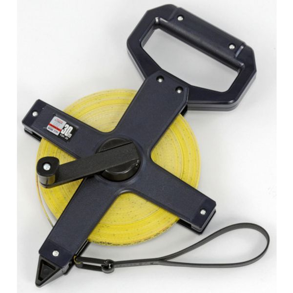 ・使いやすい、ガラス繊維巻尺です。・絶縁性、耐薬品性に優れています。・水洗い出来ます。・車に踏まれても折れません。・一般測定・道路・鉄道・電気工事用ガラス繊維巻尺。・テープ長さ(m)：30・テープ幅(mm)：13・テープ厚さ(mm)：0.55・目盛仕様：JIS1級・455ピッチ表示：なし・標準張力(N)：20・本体寸法(mm)：320・標準張力：20N・JIS1級・455mmピッチ表示：なし・テープ:ガラス繊維・絶縁性、耐薬品性に優れていますが、完全な絶縁ではありません。ご注意下さい。・テープのエッジで手を切る恐れがありますので、手袋を着用して下さい。・生産国 中国・JANコード 4975364012982・質量 0.560kg・コード：377-3248 ・品目：YSR30YSR-30楽天 JP店　