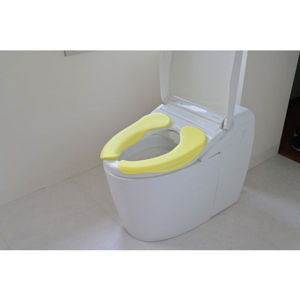 ・座り心地がよく、暖かで程よいクッション性があります。・立体フィット構造が便座を包み込み幅広くカバーするので、着座時の冷えから内ももやお尻を守ります。・独自開発の立体フィット構造で、着脱が簡単に行えます。・裏面の吸着シートが、ズレも防止します。・トイレに。・品名：拭けるらくらく便座クッション・幅(mm)：330・長さ(mm)：400・厚さ(mm)：30・色：イエロー・間口(mm)：330・高さ(mm)：30・奥行(mm)：400・本体：ポリエチレンフォーム・吸着シート：アクリル樹脂・生産国 日本・JANコード 4548622294538・質量 64g・コード：286-9092 ・品目：2945329453楽天 JP店　