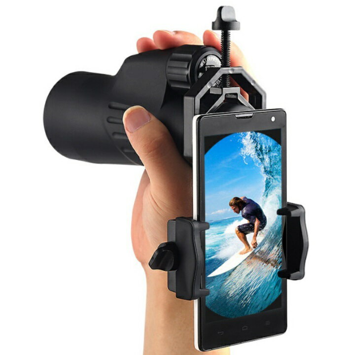 スマホを望遠鏡に固定　マウントアダプタホルダ− 商　品　説　明 スマホ単体では絶対とれない景色などをスマホで 撮影したくないですか？ スマートフォン取付側 幅 52mmから100mmの範囲で調節可能　 (iPhone16/15/SEほか対応) スコープ側（接眼レンズ） 径 25mmから48mmの範囲で調節可能 スマートフォン、接眼レンズの接触部分は柔らかいクッション素材(EVA)。機器を傷から保護します。 各種スマートフォンを天体望遠鏡・単眼鏡・双眼鏡・顕微鏡・フィールドスコープなどへ取付 撮影することができる汎用性の高いメタルタイプのマウントアダプタです。 趣味の撮影から研究用にも。スマートフォンを使えば手軽に動画撮影も可能になります。 商　品　仕　様 調整サイズ スマートフォン取り付け側；幅52mm-100mmの範囲 スコープ側(接眼レンズ)：幅25mm-48mmの範囲 重量 75g 保　証　に　つ　い　て この商品には、メーカー保証がございません。 初期不良品の場合のみ、商品到着から1週間以内であれば弊社で対応いたしますので、ご連絡ください。 注　意　事　項 ●こちらの商品は、新品です。 ●モニター環境により、実際のカラーと異なって見える場合がございます。　 ※商品の発送は定形外郵便での発送となります。（代引支払は不可、荷物の追跡不可）※この商品は運送便の都合上、化粧箱を外して簡易包装で発送する場合がございます。プレゼント用にご購入される場合はご注意願います。＜定形外郵便に関する注意事項＞ 　　・ 定形外郵便に関しては基本的にポストに投函する為、 配達時に何らかのトラブル等が有り、万一、購入された商品が配送事故・紛失・破損等によりお手元に届かない場合でも弊社は責任を負いかねますので予めご了承下さい。（配送中の事故等は、免責とさせて頂きます。） 　　・ 定形外郵便に関しては代金引換払い及び時間指定サービスはご利用頂けません。 　　・ 通常便と比べると到着までに時間がかかります。 　　・ 伝票番号による荷物の追跡を行うことはできません。